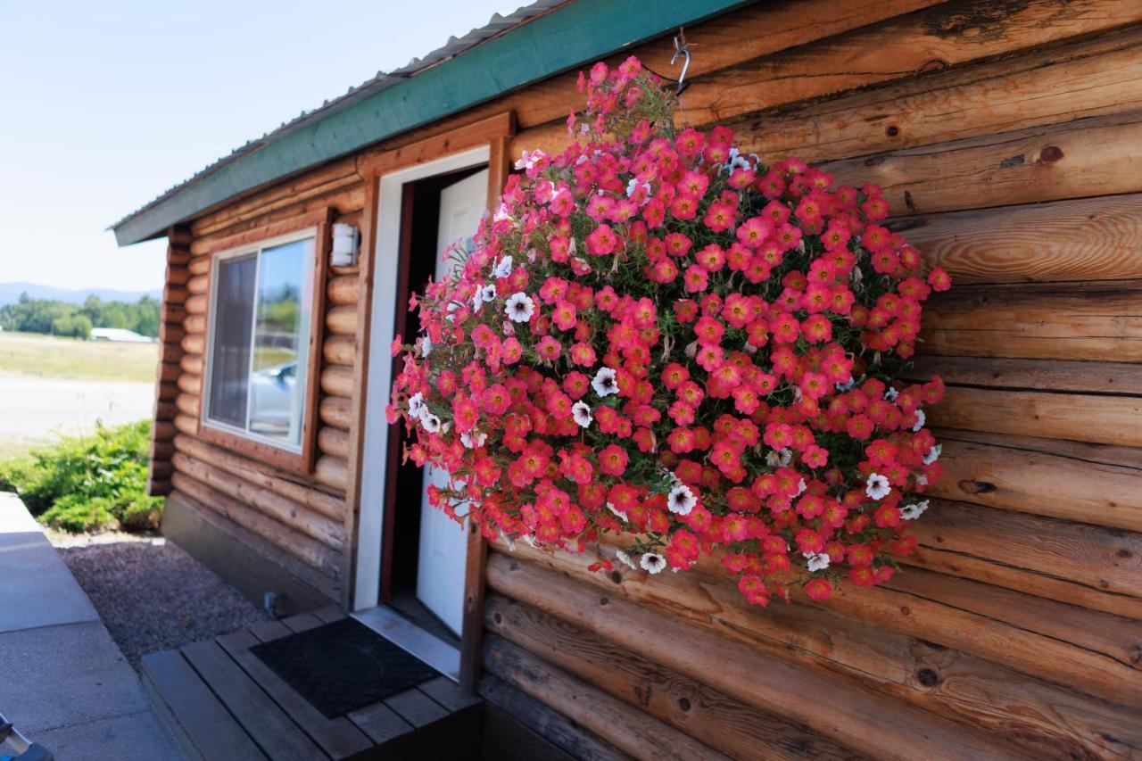 Big Medicine Cabins Saint Ignatius Bagian luar foto